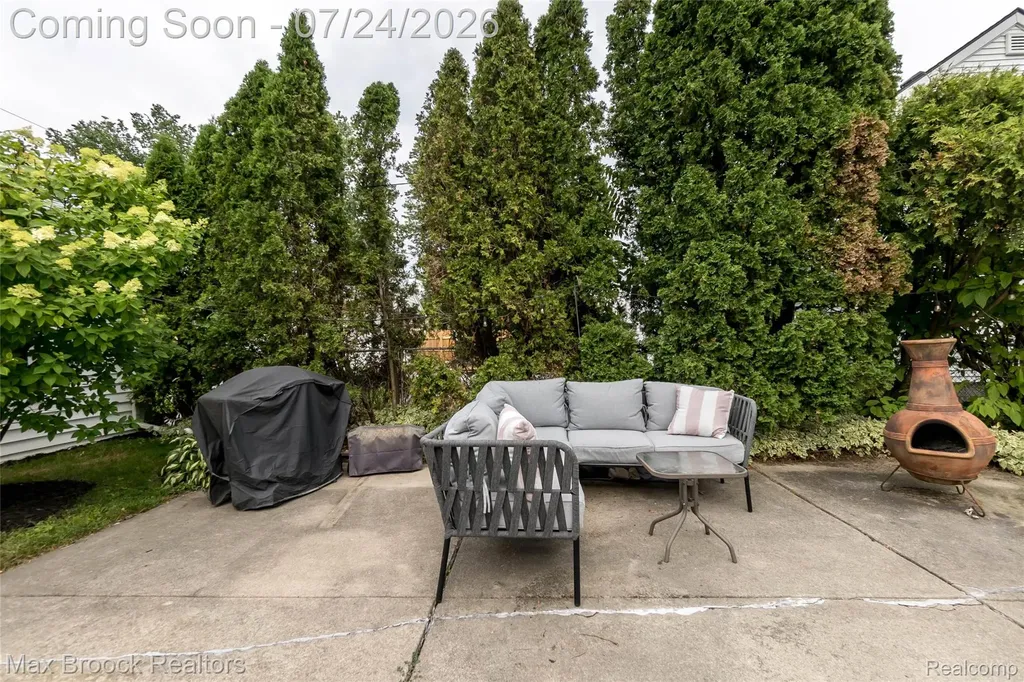 1090 Cambridge Road Berkley City MI 48072