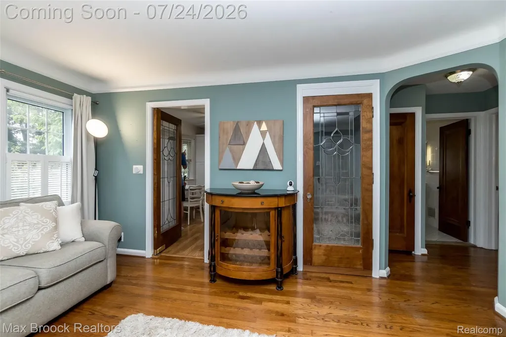 1090 Cambridge Road Berkley City MI 48072