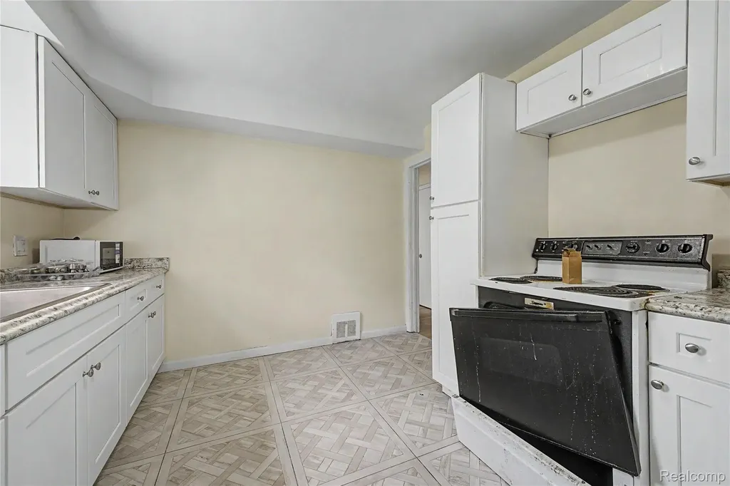 6100 Faust Avenue Detroit City MI 48228
