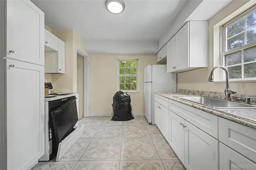 6100 Faust Avenue Detroit City MI 48228