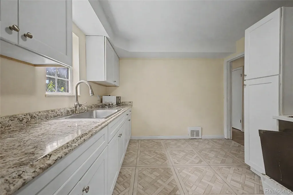 6100 Faust Avenue Detroit City MI 48228