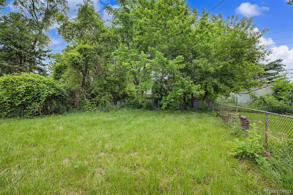 6100 Faust Avenue Detroit City MI 48228