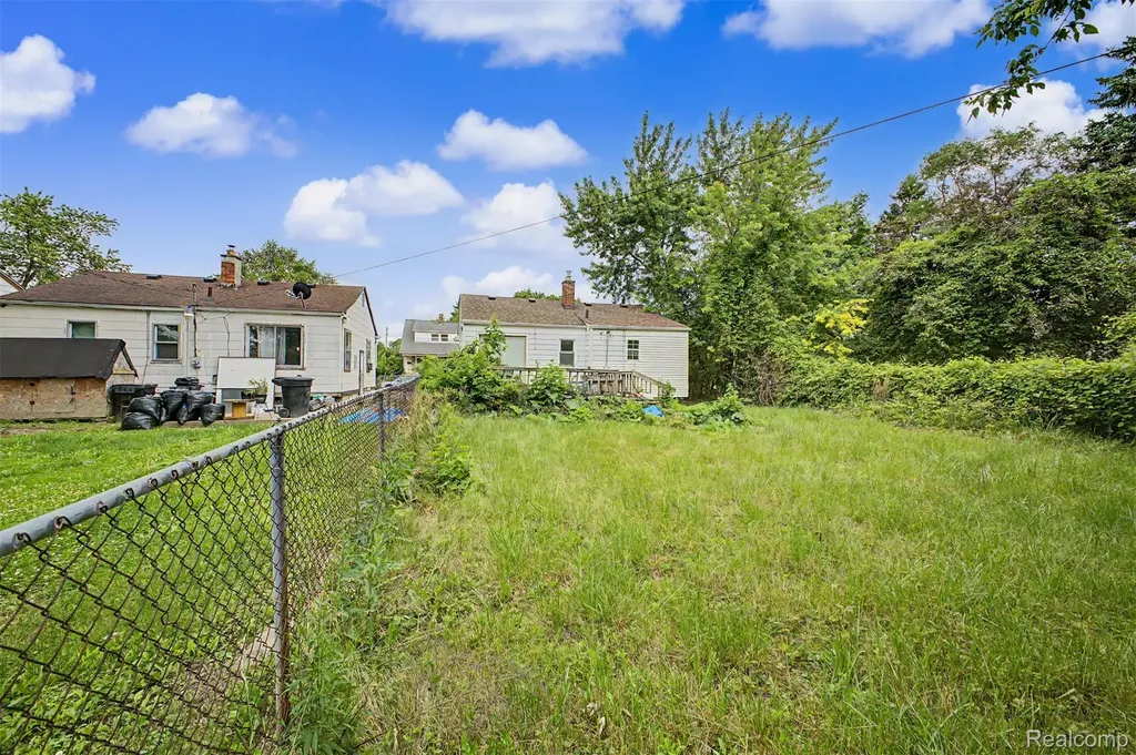 6100 Faust Avenue Detroit City MI 48228