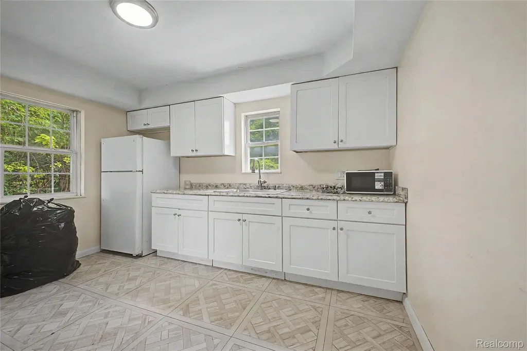 6100 Faust Avenue Detroit City MI 48228
