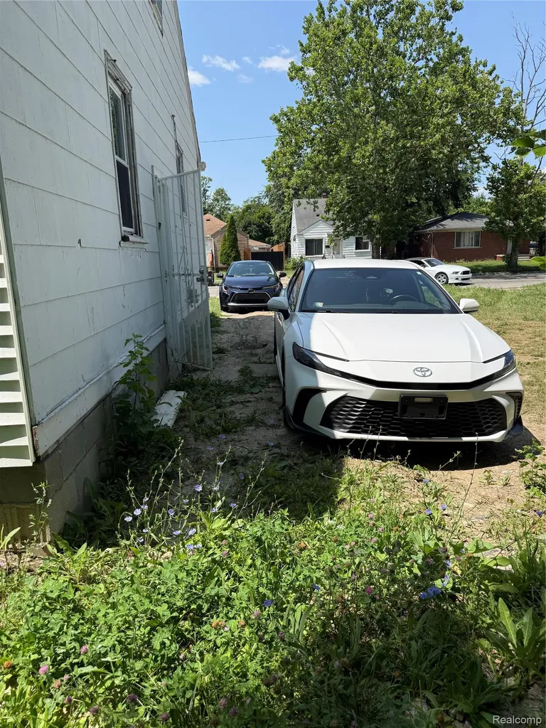 6386 Evergreen Avenue Detroit City MI 48228