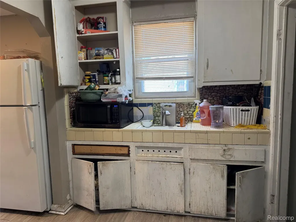 6386 Evergreen Avenue Detroit City MI 48228