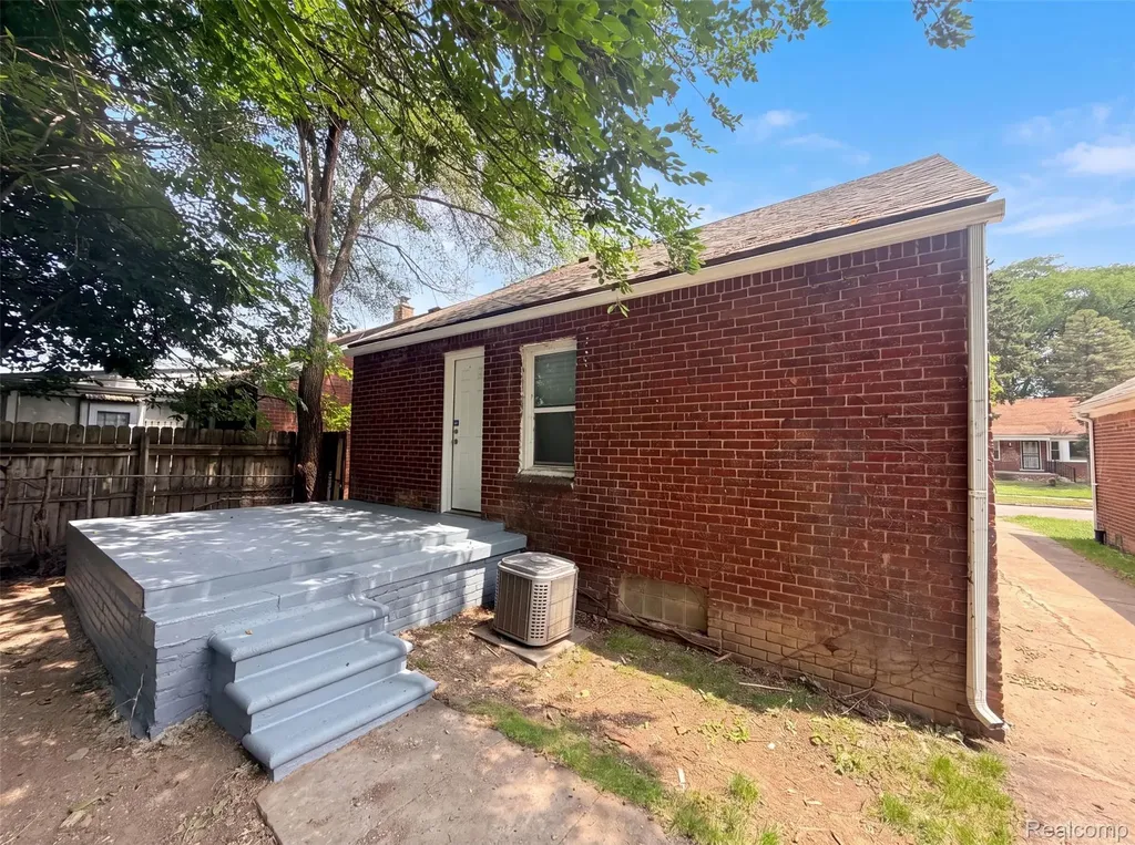 16853 Saint Marys Street Detroit City MI 48235