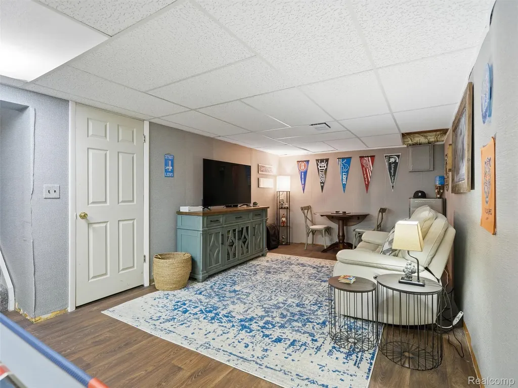 13084 Torrey Road Fenton Charter Township MI 48430