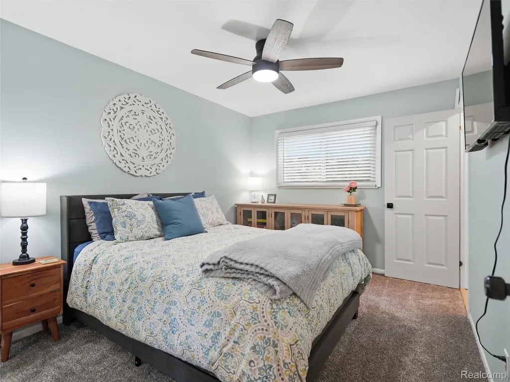 13084 Torrey Road Fenton Charter Township MI 48430