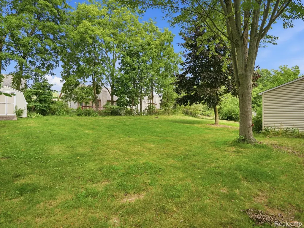 13084 Torrey Road Fenton Charter Township MI 48430
