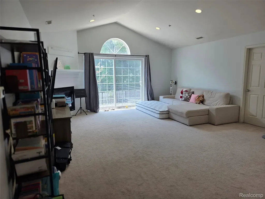 22202 Alexa Drive Commerce Charter Township MI 48390