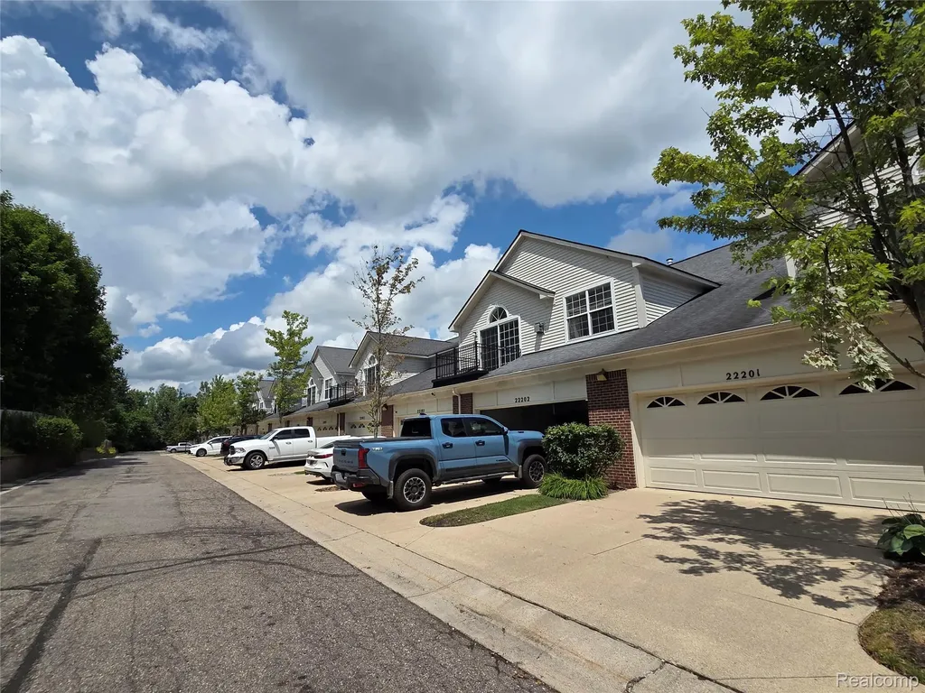 22202 Alexa Drive Commerce Charter Township MI 48390