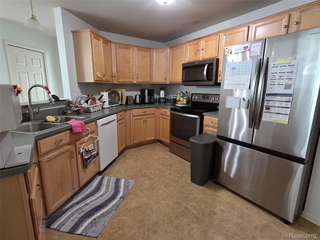 22202 Alexa Drive Commerce Charter Township MI 48390