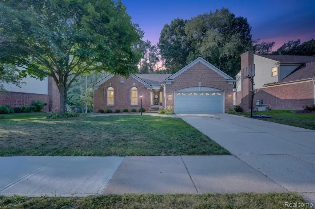 3712 Seney Drive Orion Charter Township MI 48360