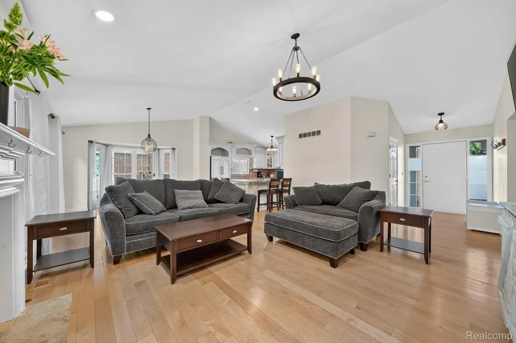 3712 Seney Drive Orion Charter Township MI 48360