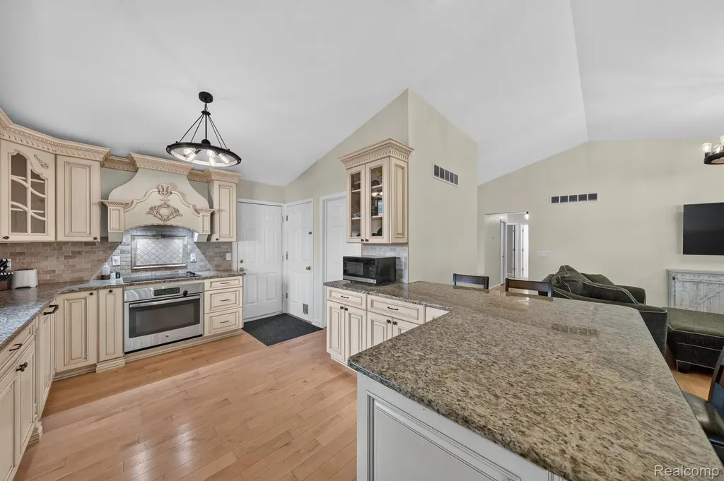 3712 Seney Drive Orion Charter Township MI 48360
