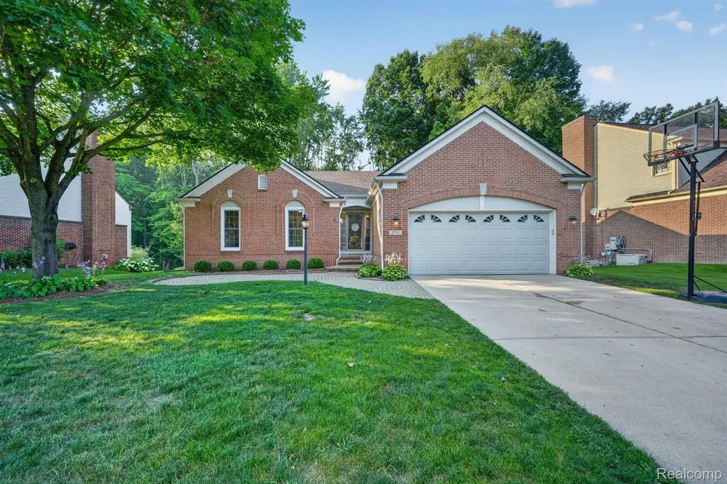 3712 Seney Drive Orion Charter Township MI 48360