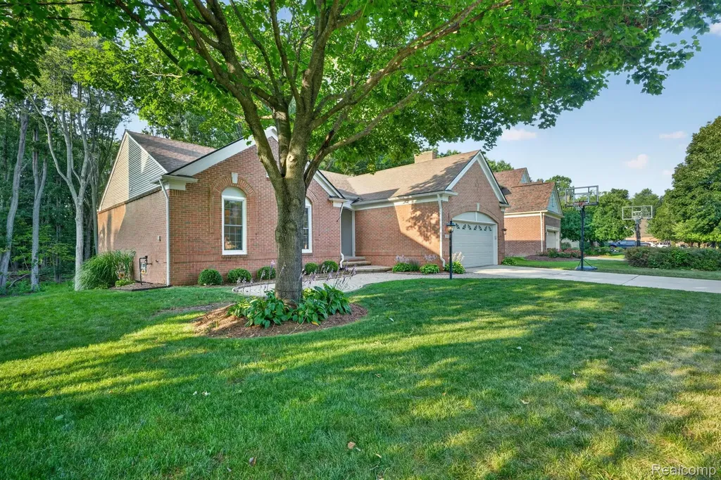 3712 Seney Drive Orion Charter Township MI 48360