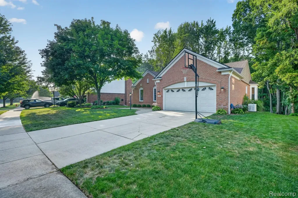 3712 Seney Drive Orion Charter Township MI 48360