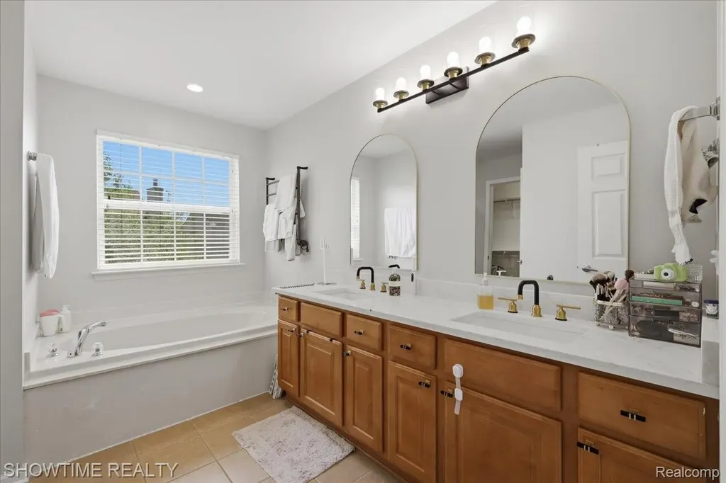 7386 Tottenham Shelby Charter Township MI 48317
