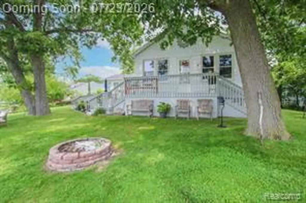 845 S Lakeside Drive Leoni Township MI 49254