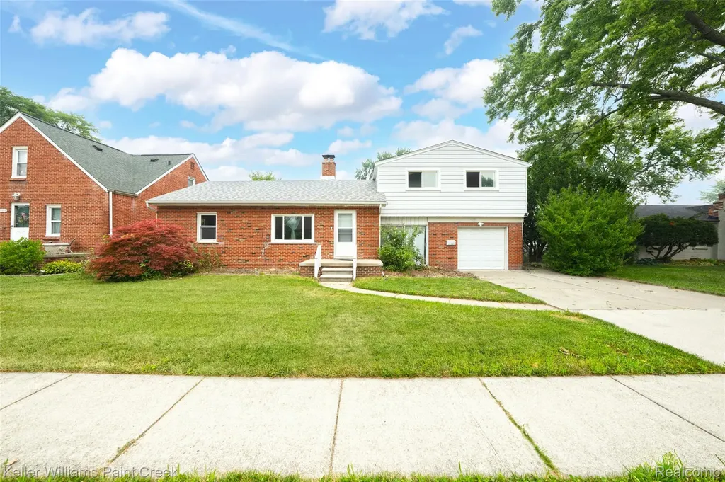 17197 Forest Avenue Eastpointe City MI 48021