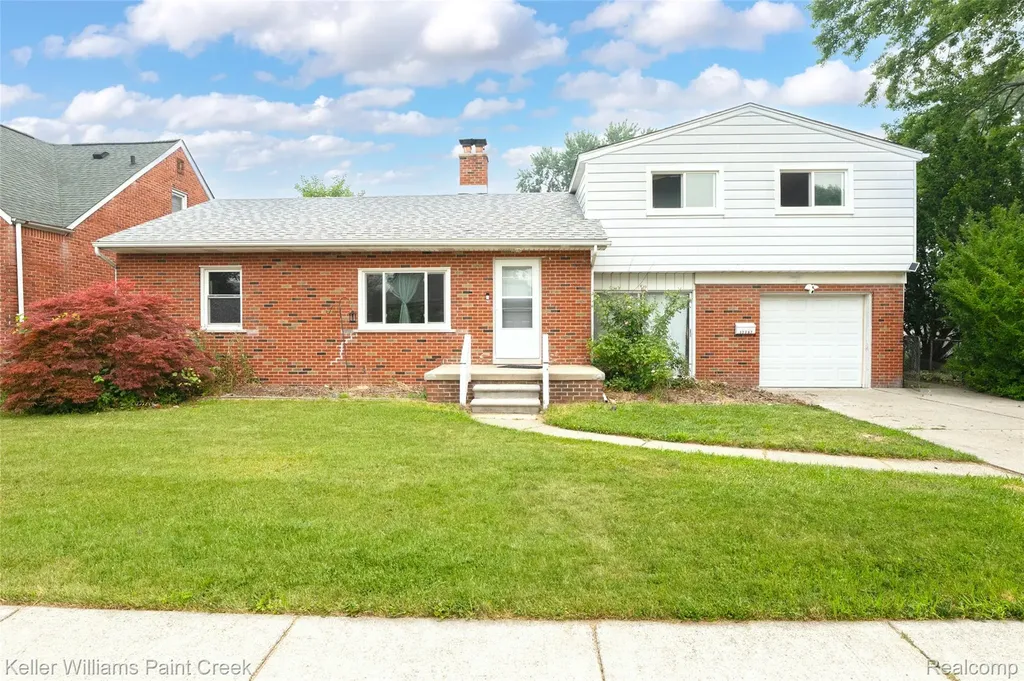 17197 Forest Avenue Eastpointe City MI 48021