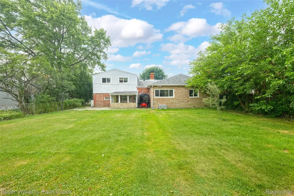 17197 Forest Avenue Eastpointe City MI 48021