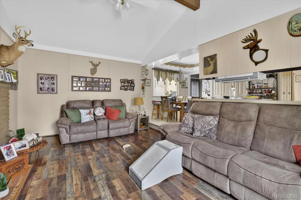 27241 Evelyn Avenue Brownstown Charter Township MI 48183