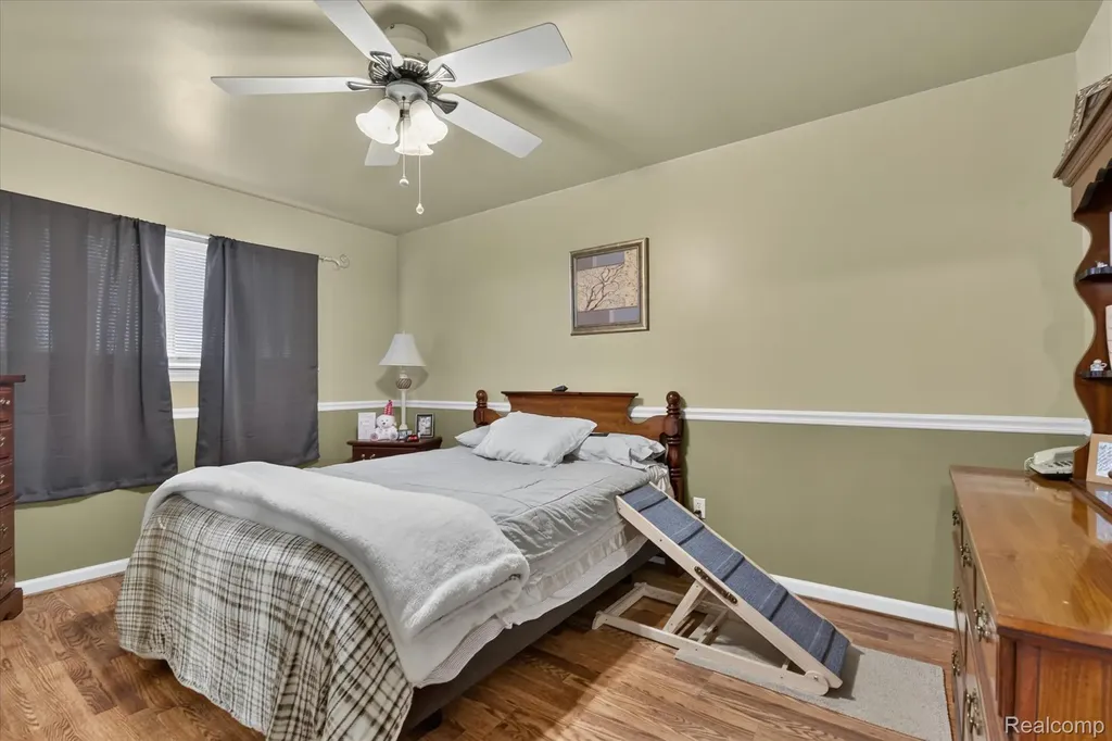 27241 Evelyn Avenue Brownstown Charter Township MI 48183