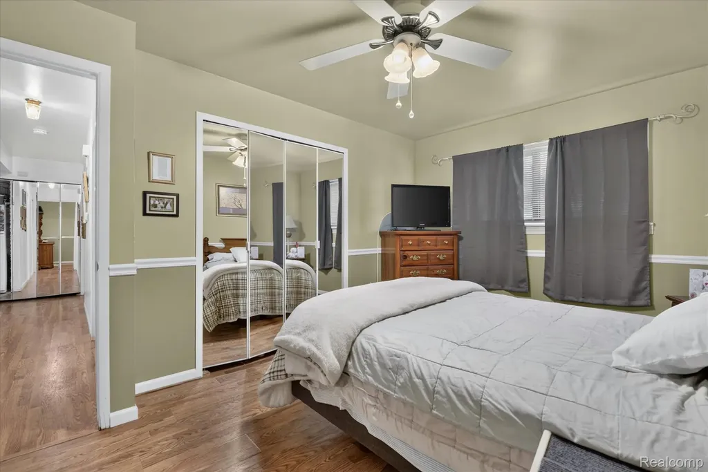 27241 Evelyn Avenue Brownstown Charter Township MI 48183