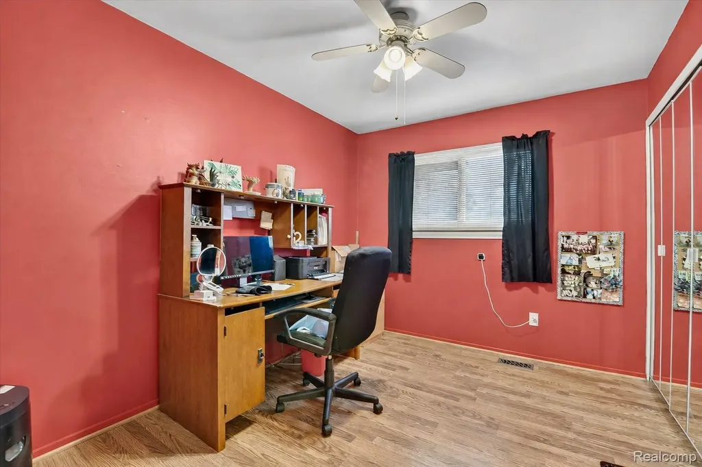 27241 Evelyn Avenue Brownstown Charter Township MI 48183