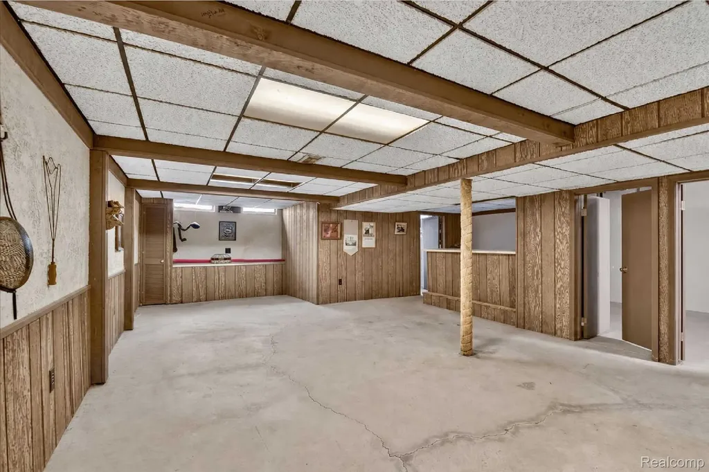 27241 Evelyn Avenue Brownstown Charter Township MI 48183