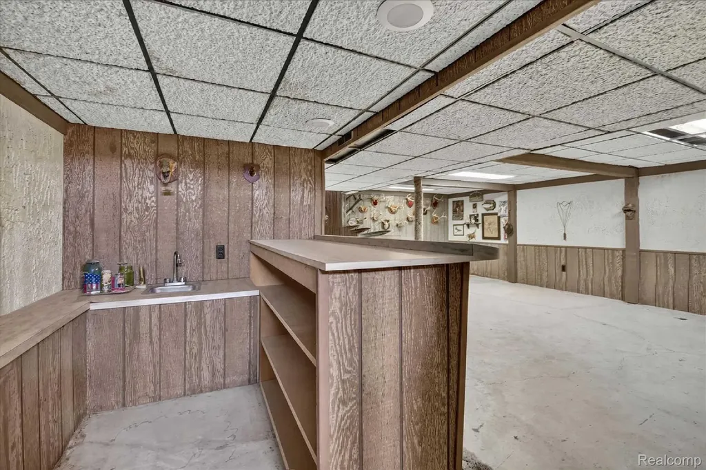 27241 Evelyn Avenue Brownstown Charter Township MI 48183