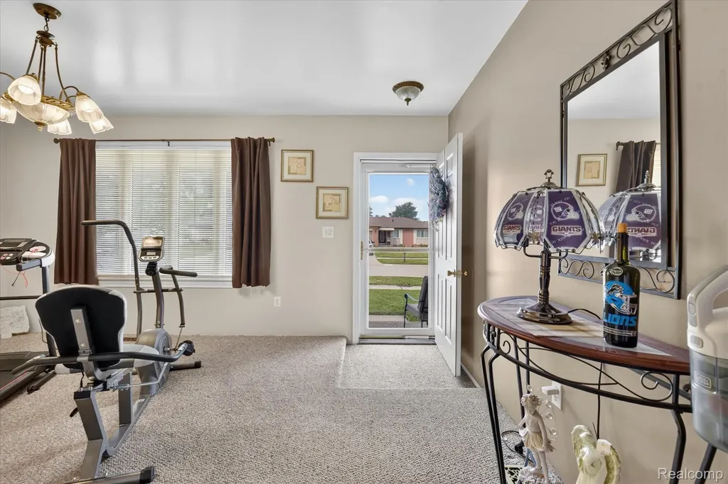 27241 Evelyn Avenue Brownstown Charter Township MI 48183