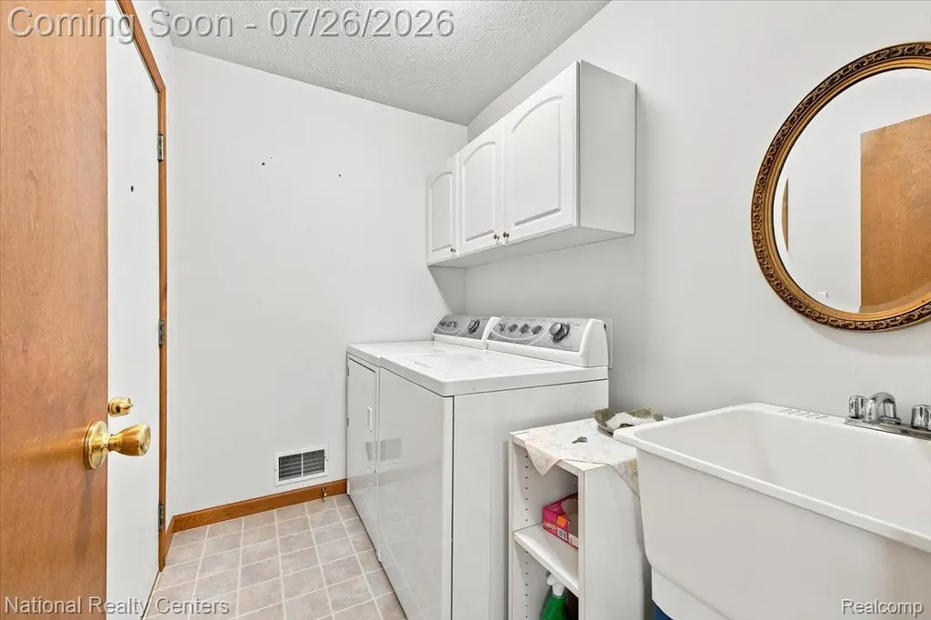 10844 Mackinaw Trail Handy Township MI 48836