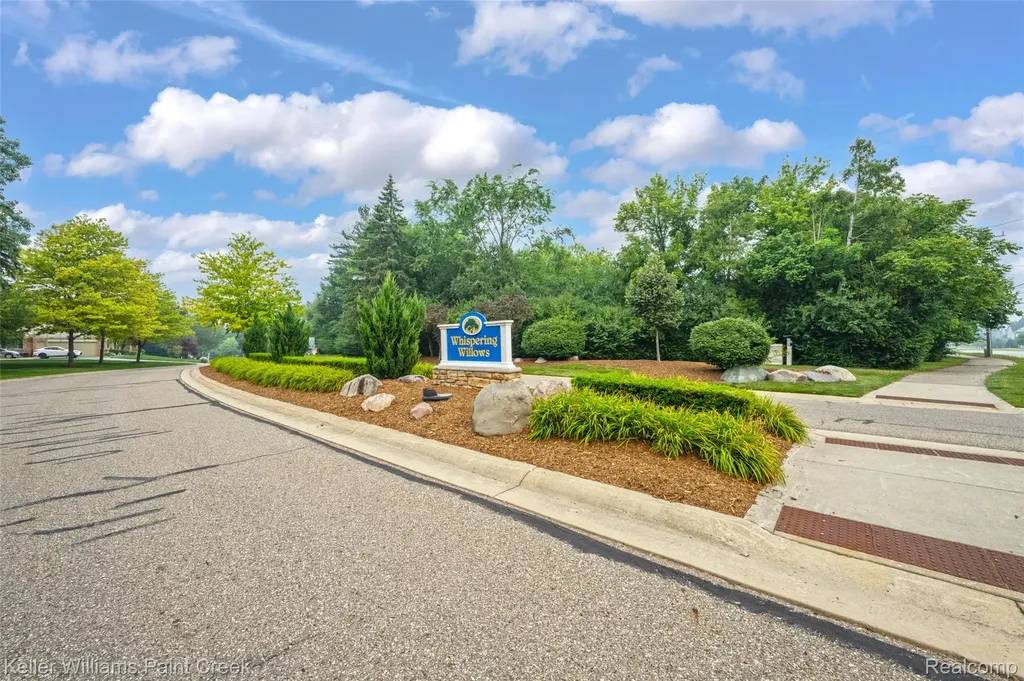 1077 Maple Leaf Drive Rochester Hills City MI 48309