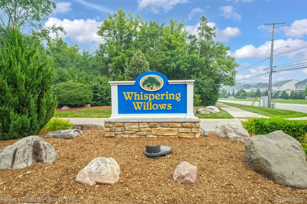 1077 Maple Leaf Drive Rochester Hills City MI 48309