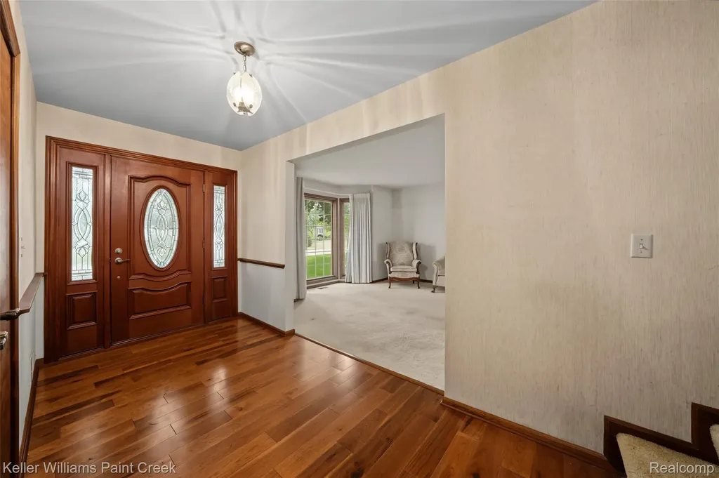 1077 Maple Leaf Drive Rochester Hills City MI 48309