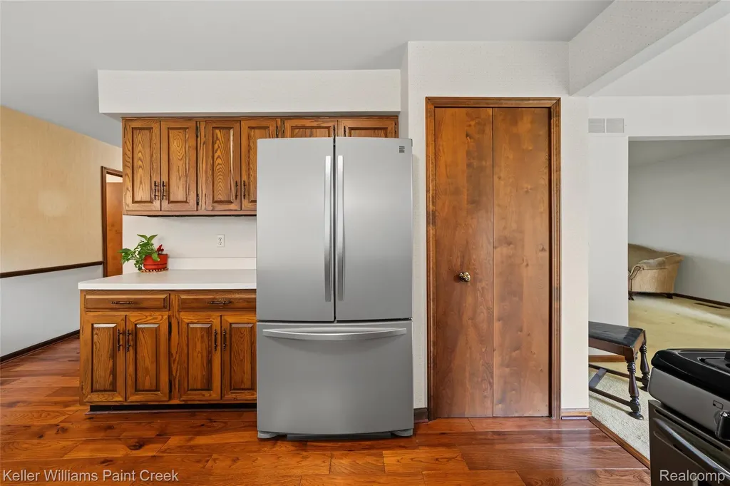 1077 Maple Leaf Drive Rochester Hills City MI 48309