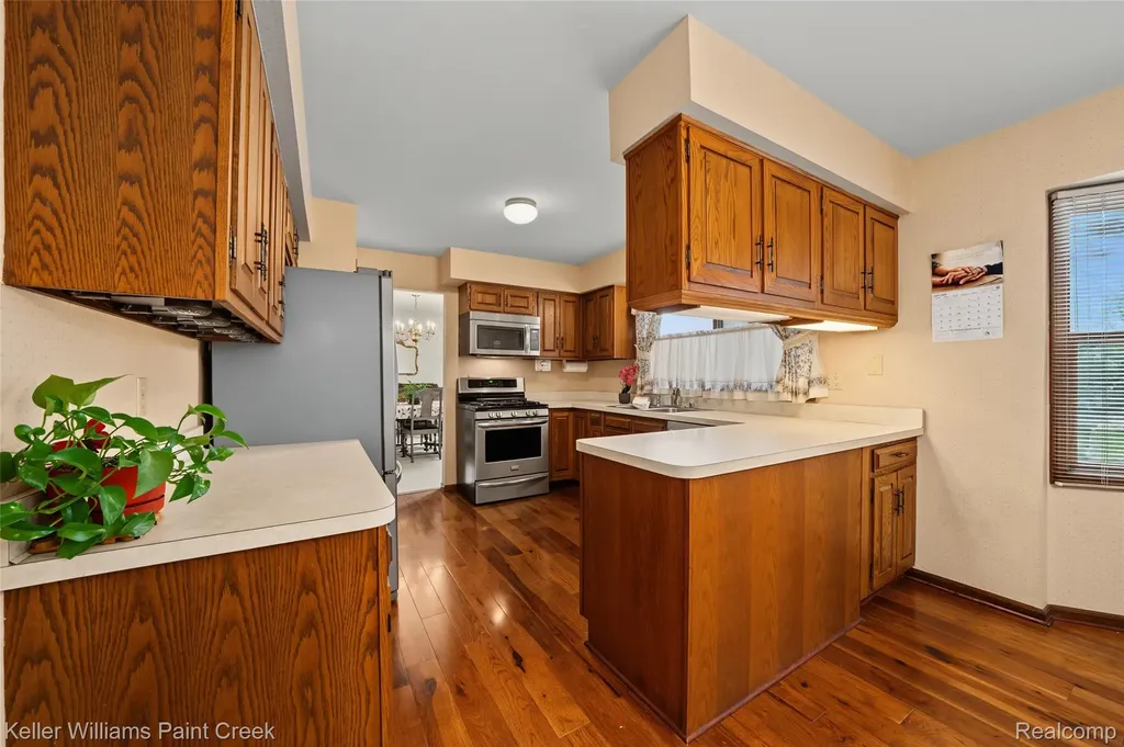 1077 Maple Leaf Drive Rochester Hills City MI 48309