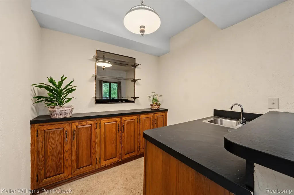 1077 Maple Leaf Drive Rochester Hills City MI 48309