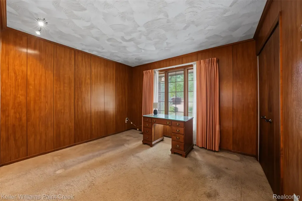 1077 Maple Leaf Drive Rochester Hills City MI 48309