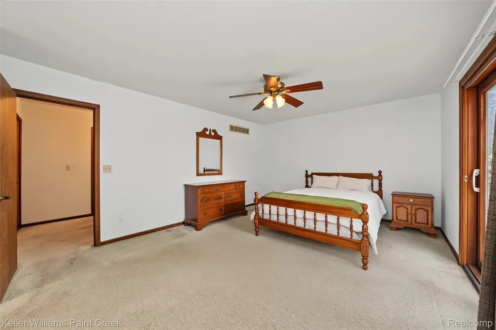1077 Maple Leaf Drive Rochester Hills City MI 48309