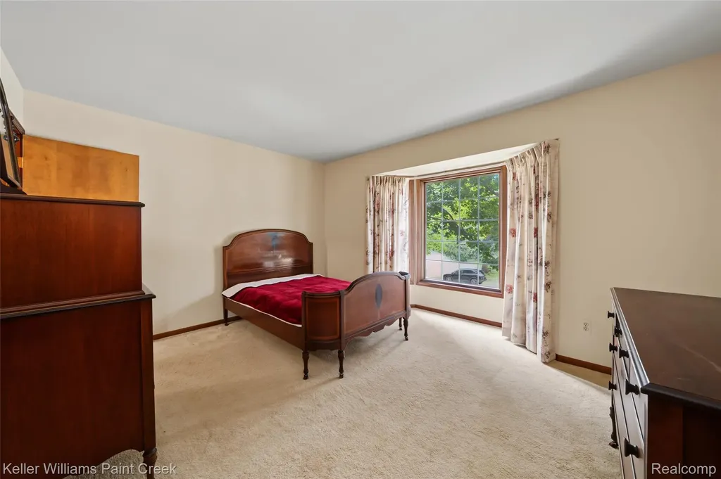 1077 Maple Leaf Drive Rochester Hills City MI 48309