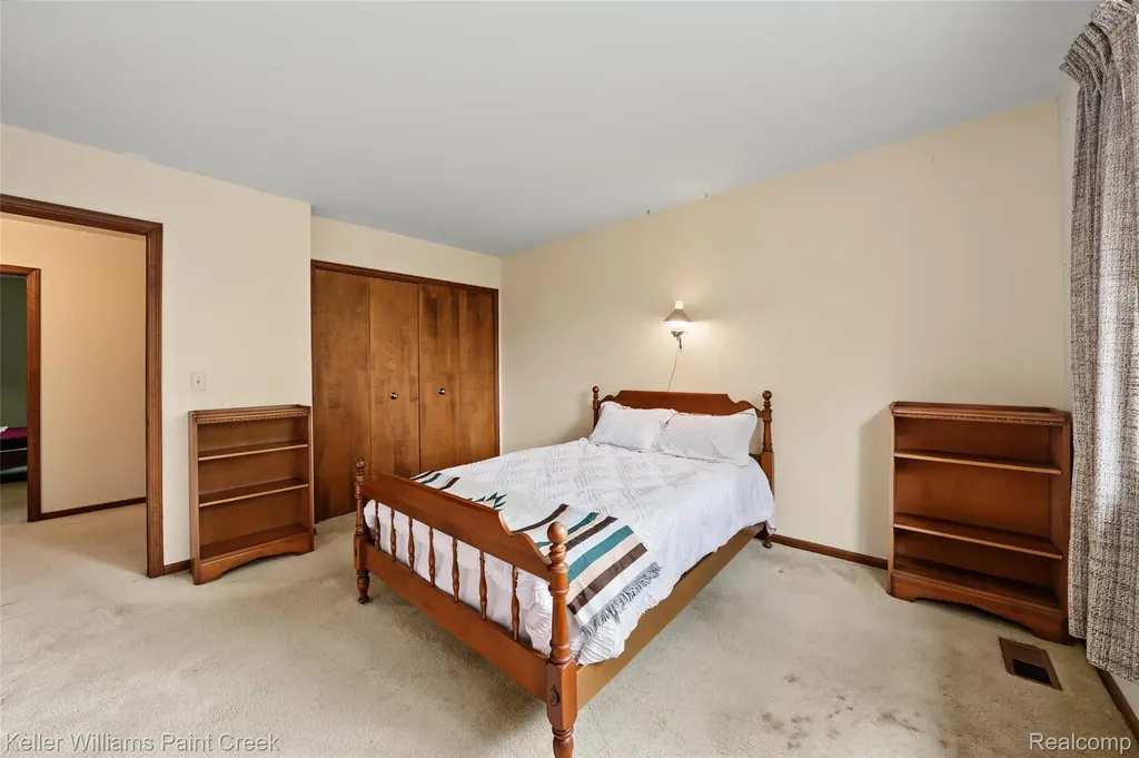 1077 Maple Leaf Drive Rochester Hills City MI 48309