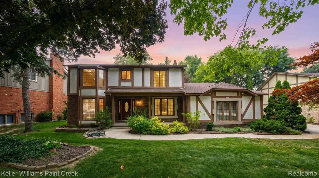 1077 Maple Leaf Drive Rochester Hills City MI 48309