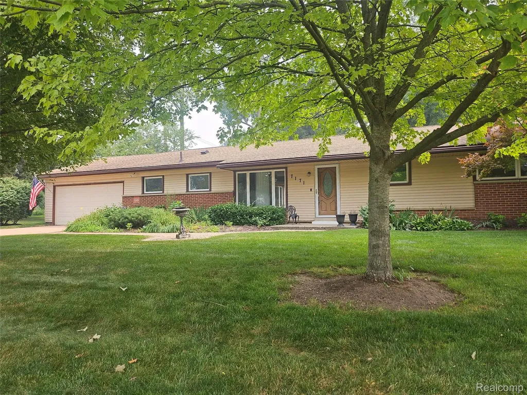 7171 Merrybrook Street West Bloomfield Charter Township MI 48322