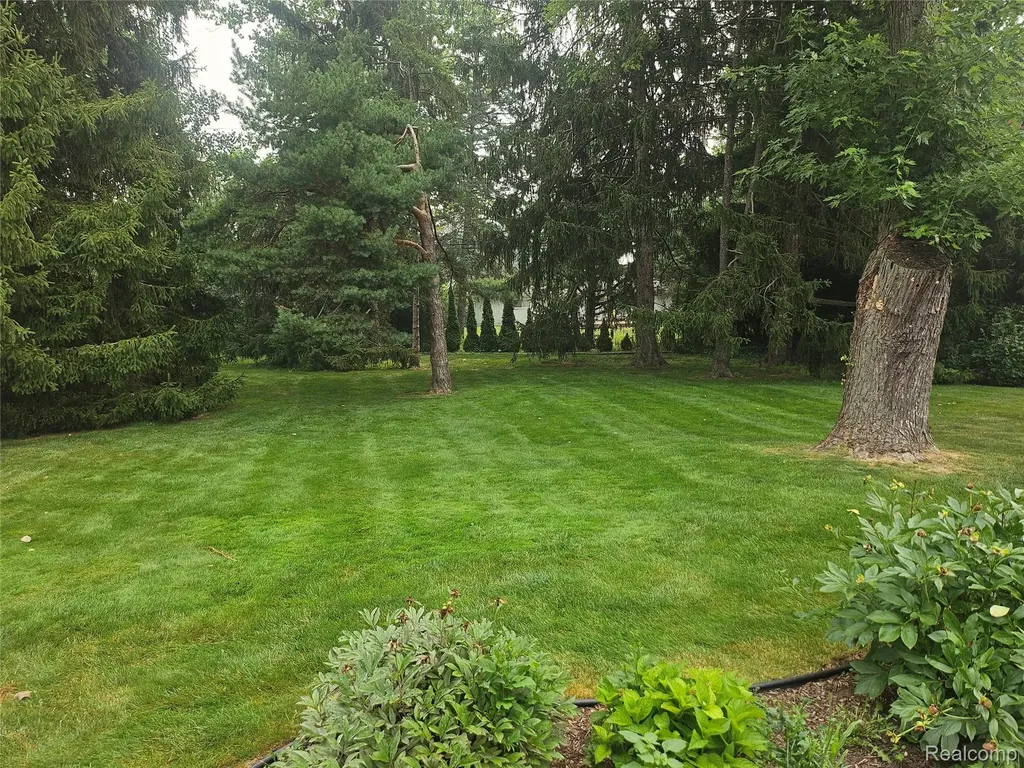 7171 Merrybrook Street West Bloomfield Charter Township MI 48322
