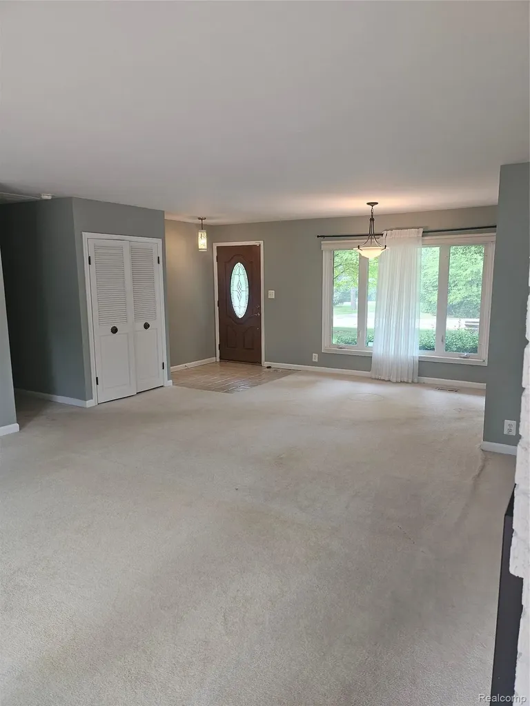 7171 Merrybrook Street West Bloomfield Charter Township MI 48322